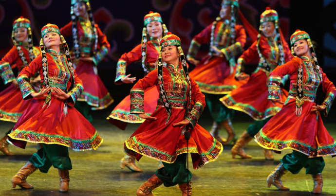 以表现马为主,可自由发挥的舞蹈——蒙古族"萨吾尔登"