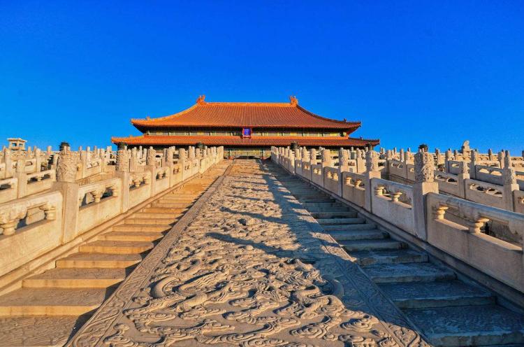 高高在上的太和殿