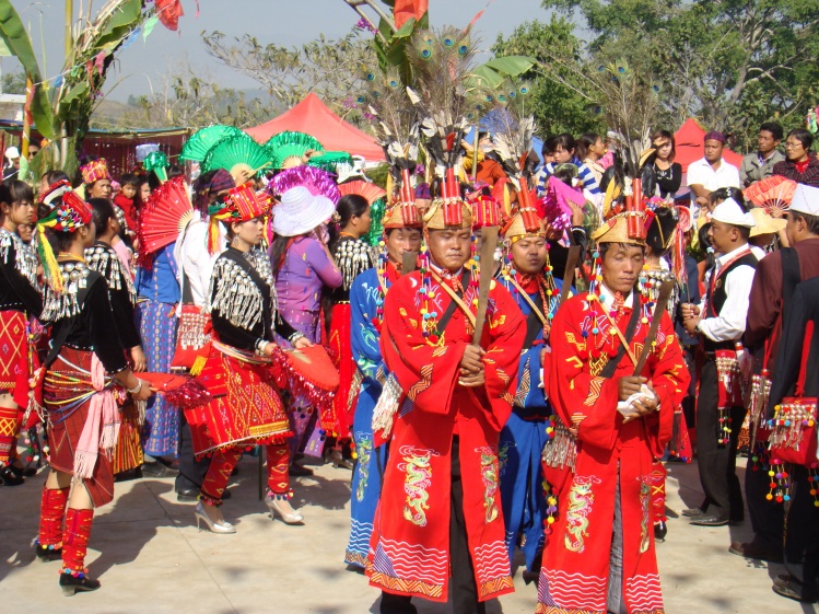 目瑙纵歌节——景颇族欢庆丰收的娱乐节日