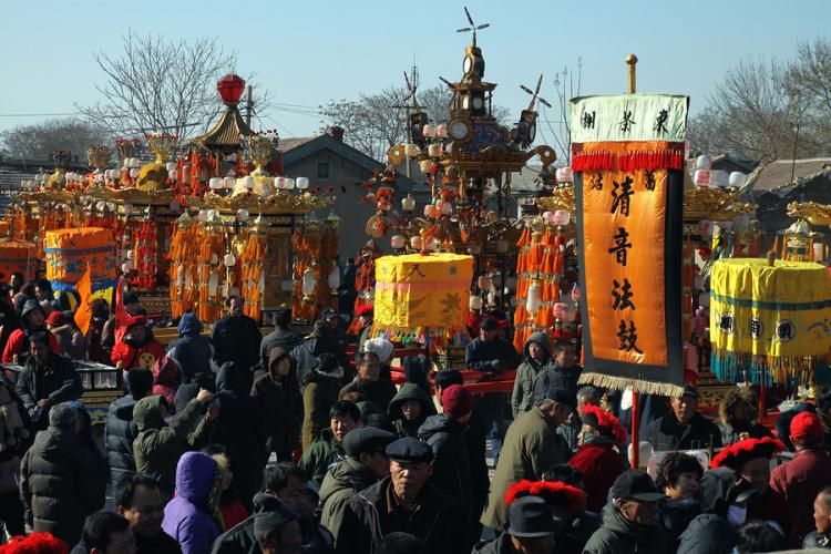 正月十六——炸麻花,扛笆斗,舞火把,撩人骂,送牛桩子