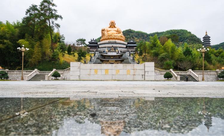 浙江雪窦山,弥勒佛的道场