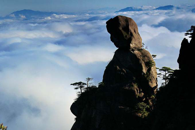 江西三清山,石峰成奇景.其中有"三绝",就在本文中