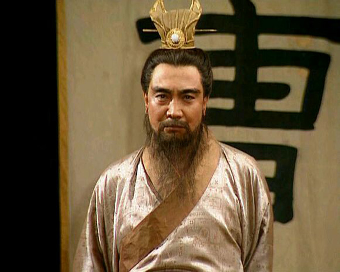 94版《三国演义》中的曹操形象(鲍国安饰)这样一来,世上失去了一位"治