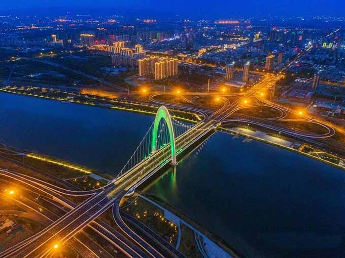 太原通达桥夜景图片