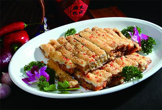 麻仁香酥鸭,是一道有名的湘菜,这道菜是由湘菜泰斗石荫祥大师在传统
