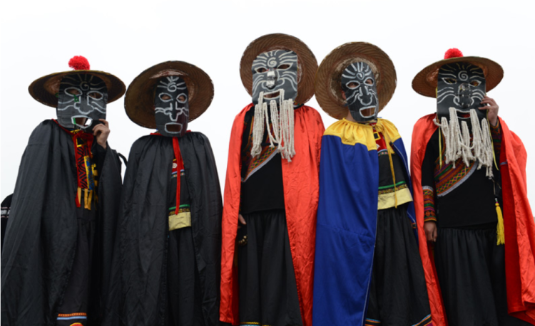 彝族面具图片